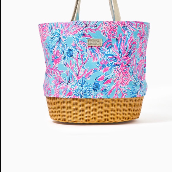 NWT Lilly Pulitzer Wicker & Canvas beach Tote
Color: Celestial Blue Seek And Sea - Picture 4 of 7